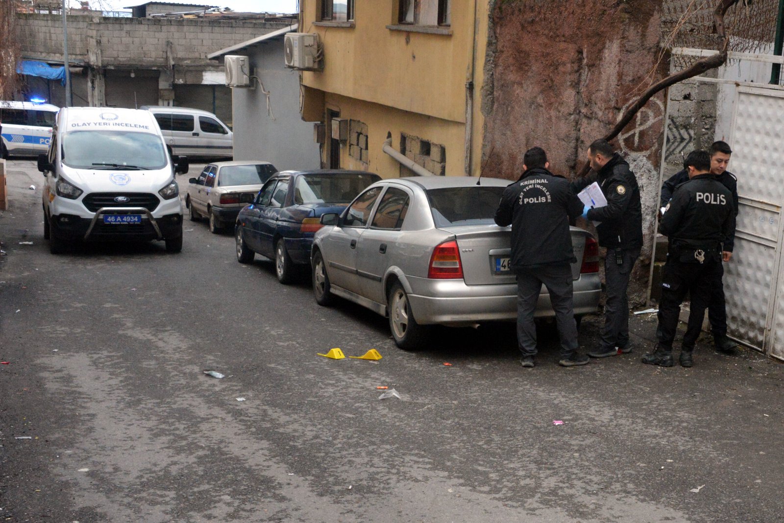 Ömer KOÇ/KAHRAMANMARAŞ, (DHA)- KAHRAMANMARAŞ’ta M.A. (18), evde tartıştığı kimliği belirsiz