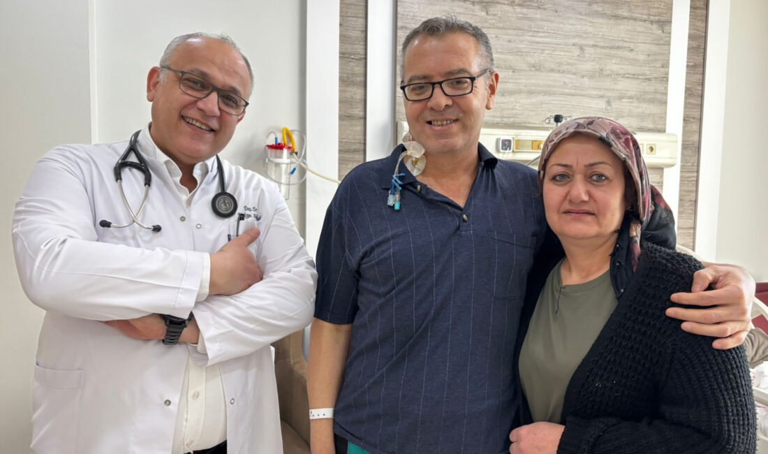 Kalbe küçük kesiyle büyük müdahale Selma KUNAR/ANTALYA, (DHA)- ANTALYA’da Sıtkı Aksoy'un (54) kalbinde, kapalı yöntemle