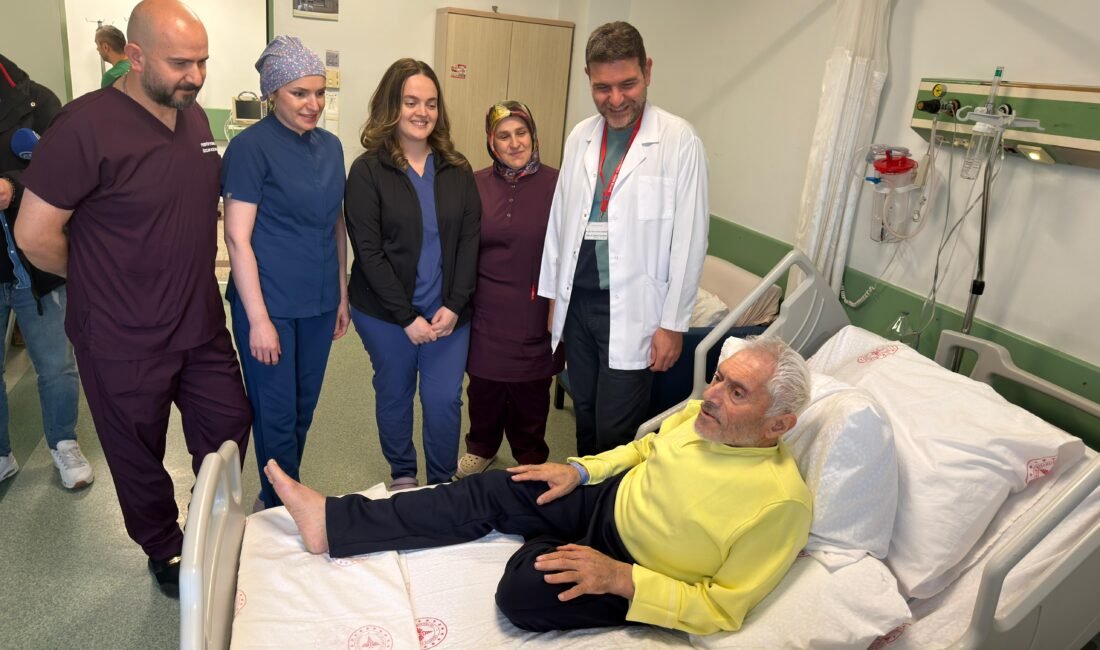 Gökhan İÇKİLLİ/ SAMSUN, (DHA)- SAMSUN Şehir Hastanesi'nde doğuştan göğüs kafesi