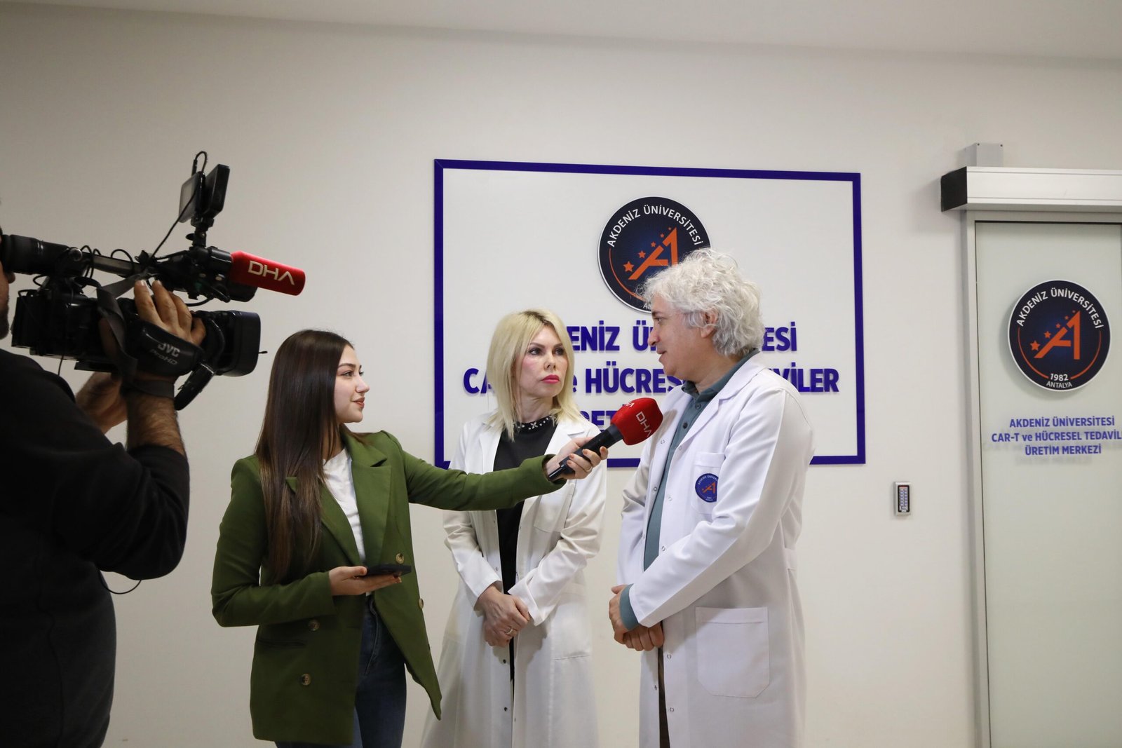 İrem BAŞDAŞ/ANTALYA, (DHA)- AKDENİZ Üniversitesi’nde (AÜ) kanser tedavisinde kullanılan CAR-T