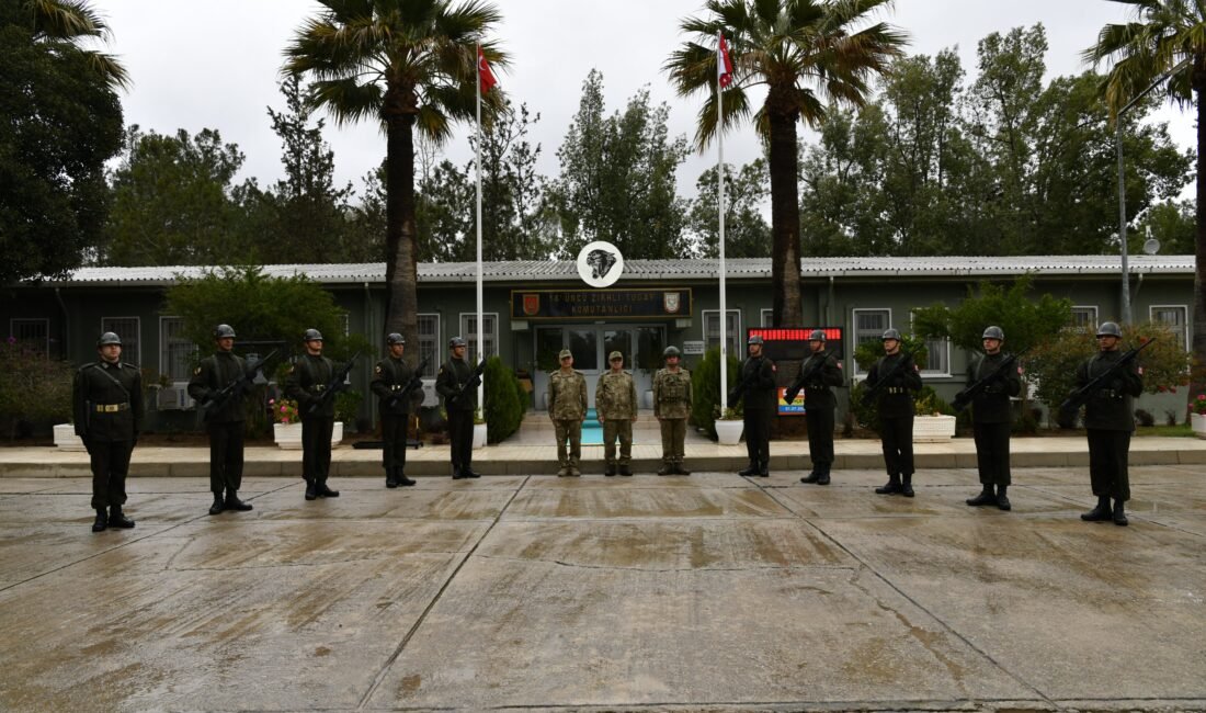 Kara Kuvvetleri Komutanı Orgeneral Tokel, KKTC’deki birlikleri denetledi KKTC, (DHA) - KARA Kuvvetleri Komutanı Orgeneral Metin Tokel, Kuzey