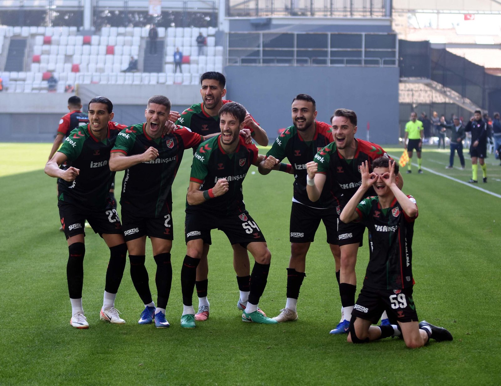 Ergin KARATAŞ / İZMİR, (DHA)- TFF 3'üncü Lig 4'üncü Grup'ta