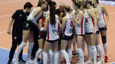 İZMİR, (DHA)- KADINLAR Voleybol 1'inci Ligi A Grubu'nda normal sezonu