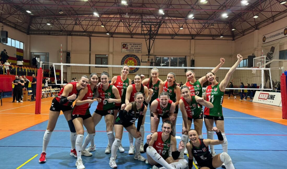 Karşıyaka filede yarı final sınavlarında İZMİR, (DHA)- KADINLAR Voleybol 1'inci Ligi A Grubu'nda normal sezonu