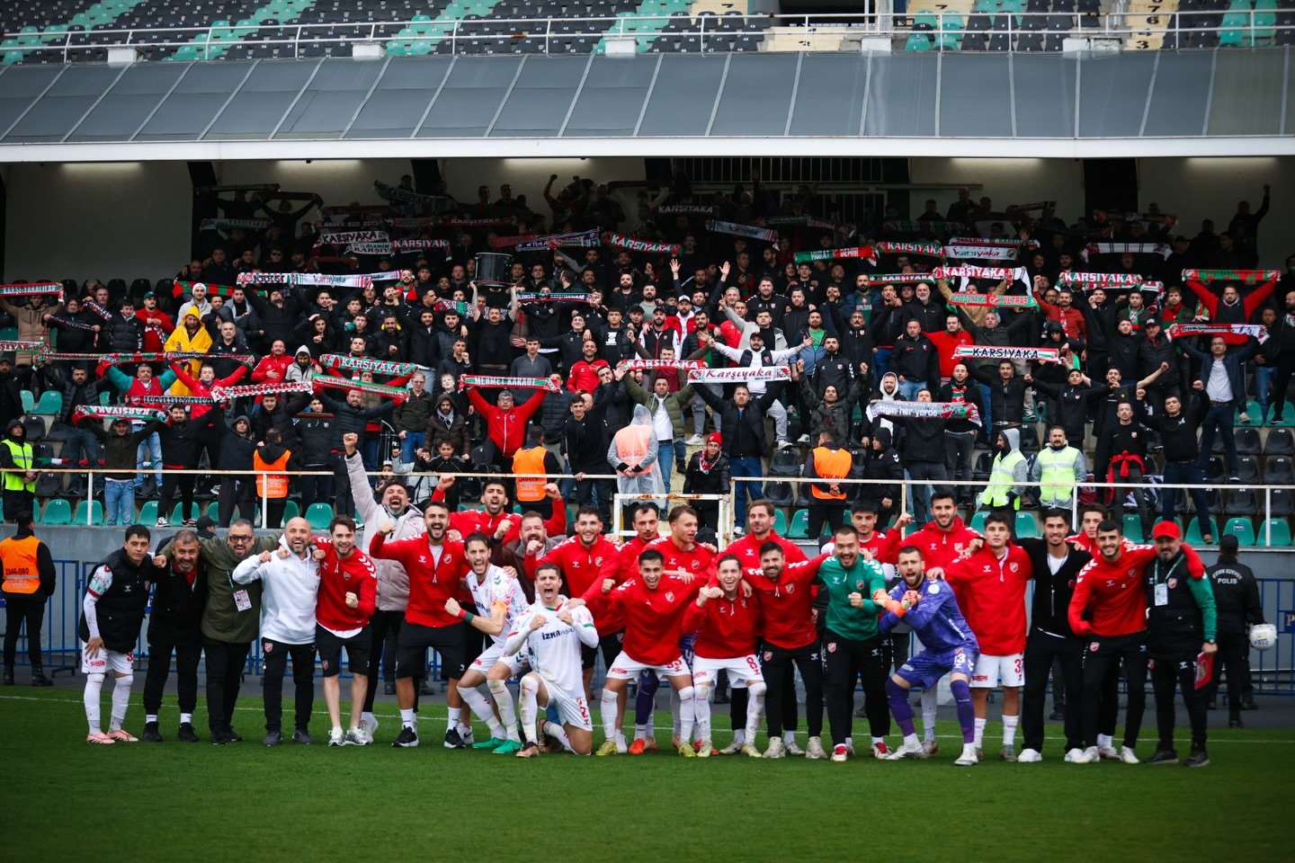 Ergin KARATAŞ / İZMİR, (DHA)- 3'üncü Lig 4'üncü Grup'ta art