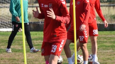 Ergin KARATAŞ / İZMİR, (DHA)- TFF 3'üncü Lig 4'üncü Grup'un
