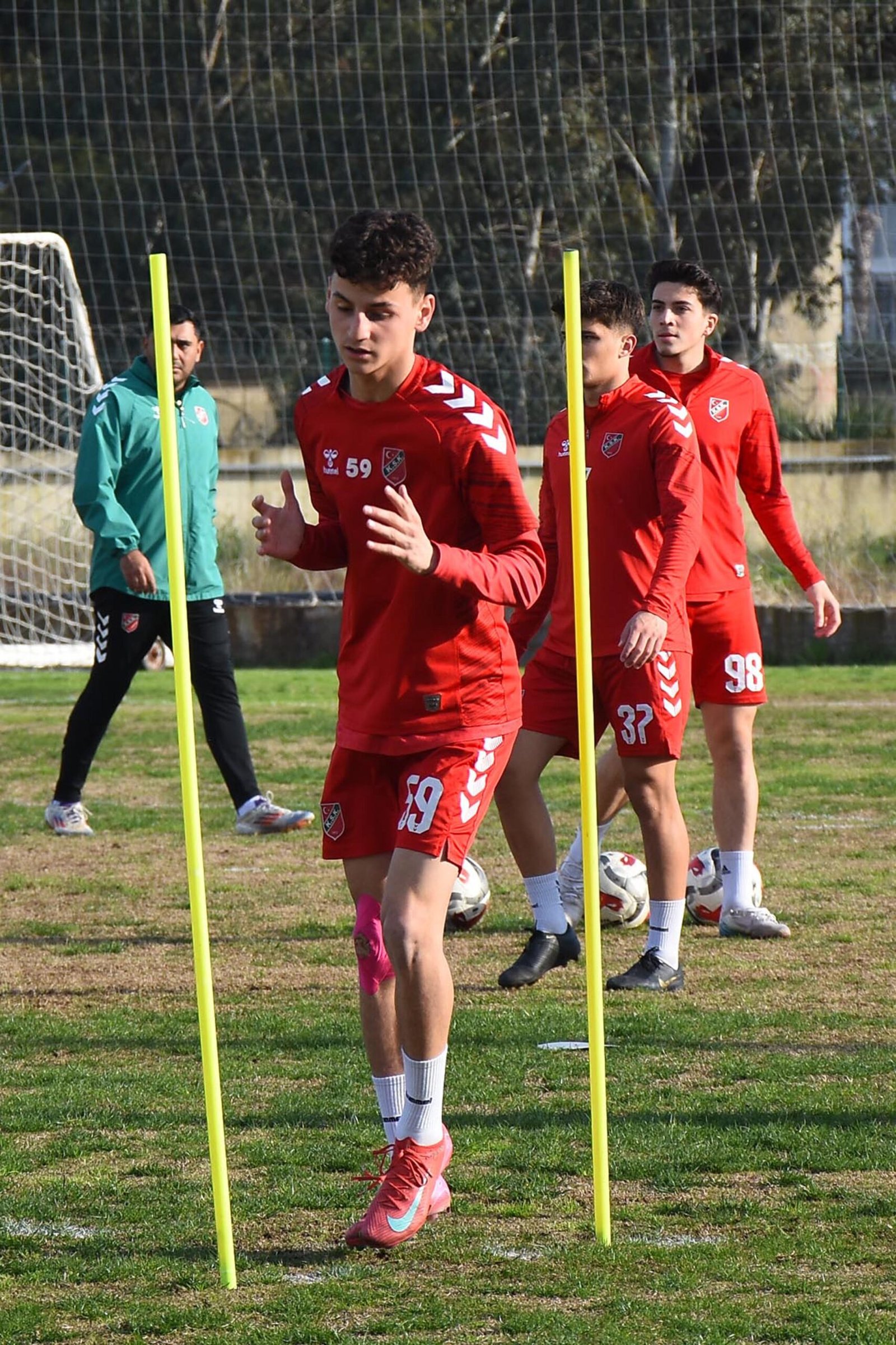 Ergin KARATAŞ / İZMİR, (DHA)- TFF 3'üncü Lig 4'üncü Grup'un