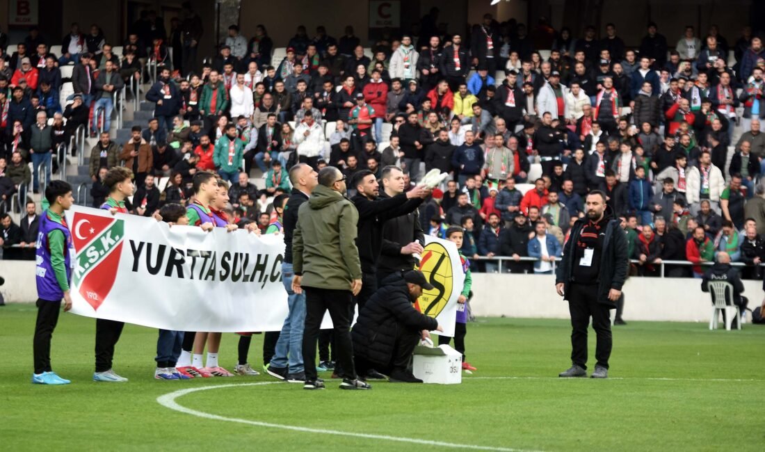 Ergin KARATAŞ / İZMİR, (DHA)-3'üncü Lig 4'üncü Grup'ta Play-Off oynamayı