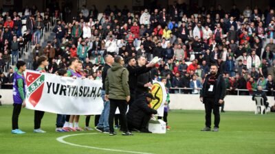 Ergin KARATAŞ / İZMİR, (DHA)-3'üncü Lig 4'üncü Grup'ta Play-Off oynamayı