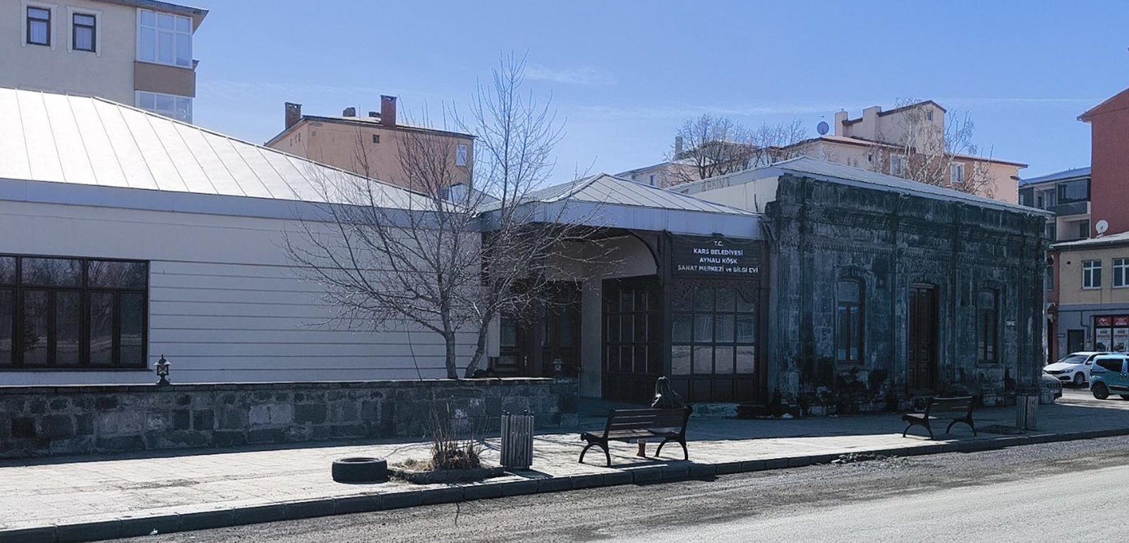 Volkan KARABAĞ/KARS, (DHA)- KARS Belediyesi’ne ait tarihi 'Aynalı Köşk’ün icra