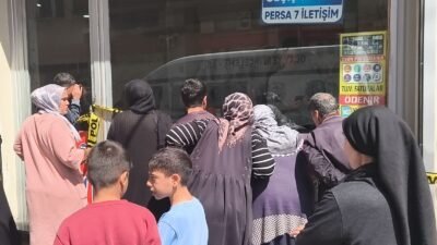 Anıl ATAR/ADANA, (DHA)- ADANA'da kasklı kişi, iş yerine girdiği cep