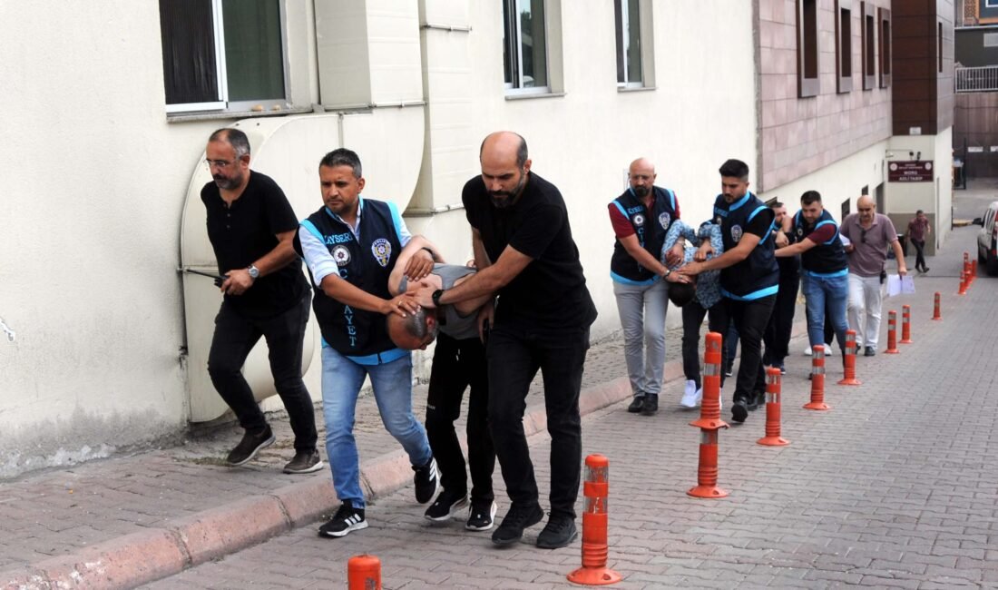 Samed Aydın SUN/KAYSERİ, (DHA)-KAYSERİ'de kavgaya müdahale ettiği sırada pompalı tüfekle