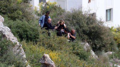 Adem AKALAN- Aysu DURSUN/ANTALYA, (DHA)- ANTALYA'da yaklaşık 20 metre yükseklikten