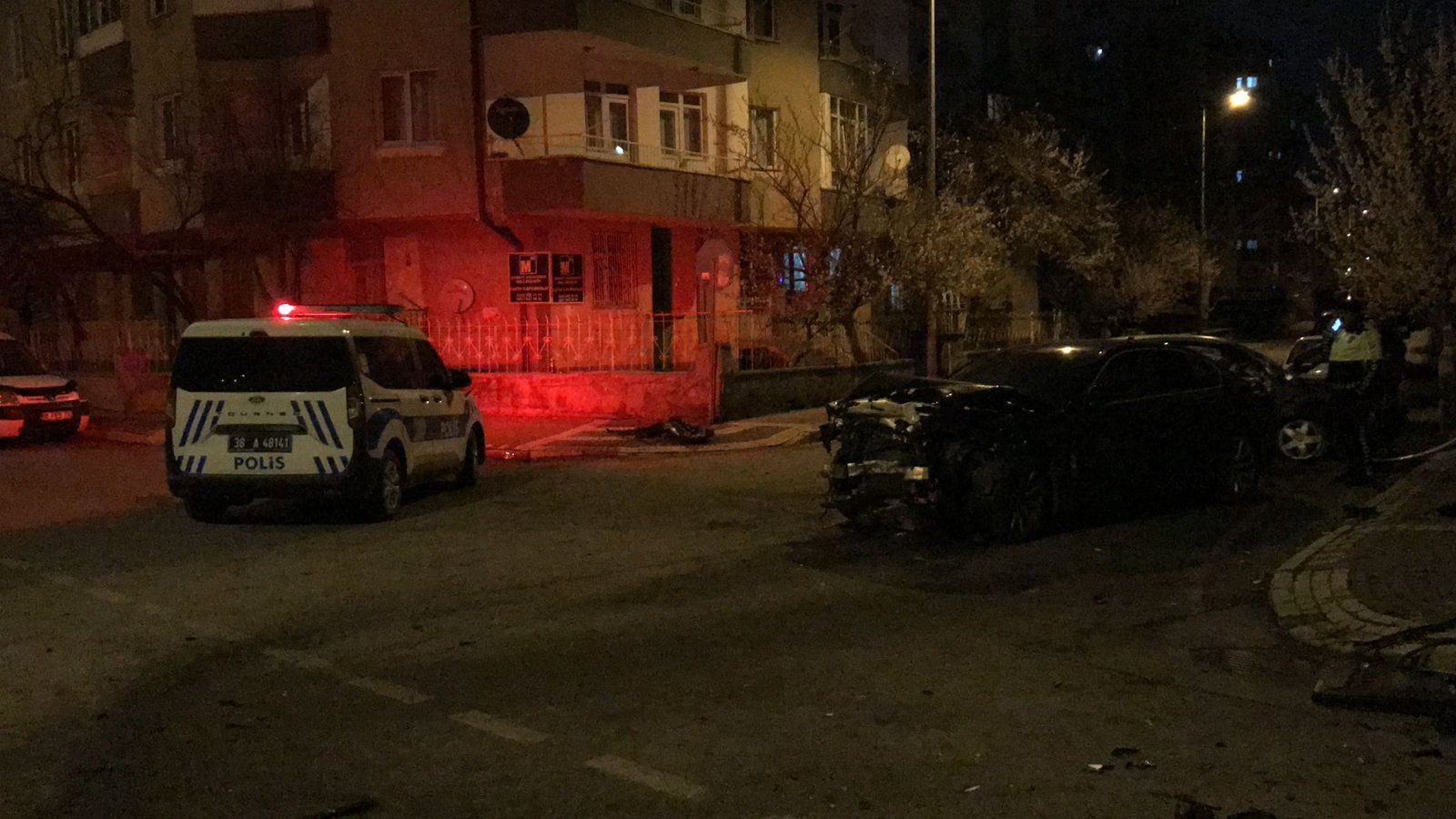 Samed Aydın SUN/ KAYSERİ, (DHA)- KAYSERİ’nin Melikgazi ilçesinde iki otomobilin