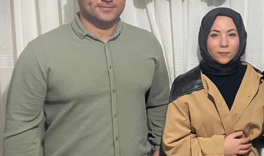 Kazada ölen 1 günlük sözlü çift, yan yana toprağa verildi Mesut MADAN/BURDUR, (DHA)- BURDUR’un Ağlasun ilçesinde iki otomobilin çarpıştığı kazada