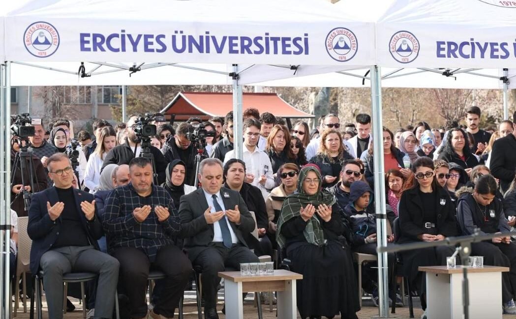 Öykü GENÇ/KAYSERİ, (DHA)-KAYSERİ’de, alkollü sürücünün kullandığı otomobilin motosikletine çarptığı kazada