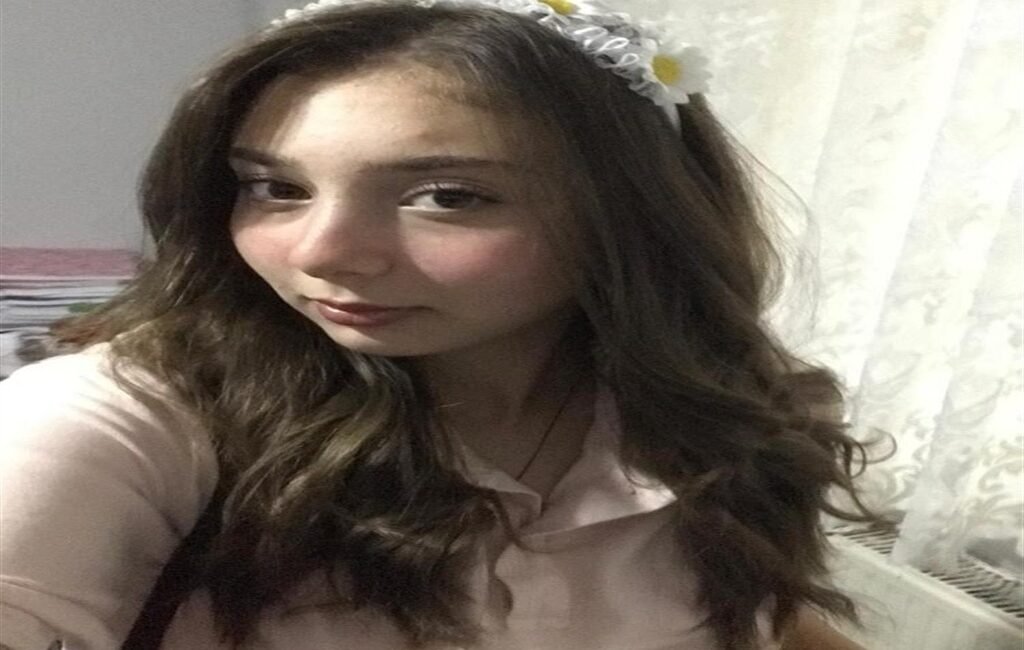 Kazada ölen Zeynep’in babası: Kızımın kemiklerini kırıp ciğerlerini patlatan kaportanın parasını istiyorlar Yiğithan HÜYÜK-Hüseyin SEZGİN/BURSA, (DHA)-BURSA'da yaya geçidinden geçmeye çalışan lise öğrencisi
