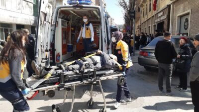 Batuhan KILIÇ/ESKİŞEHİR, (DHA)- ESKİŞEHİR’de önünde kırmızı ışıkta duran araca çarpan
