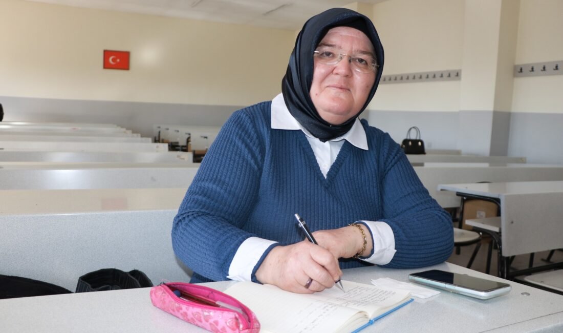 Samed Aydın SUN/KAYSERİ, (DHA)- KAYSERİ'de, 2 çocuk ve 2 torun