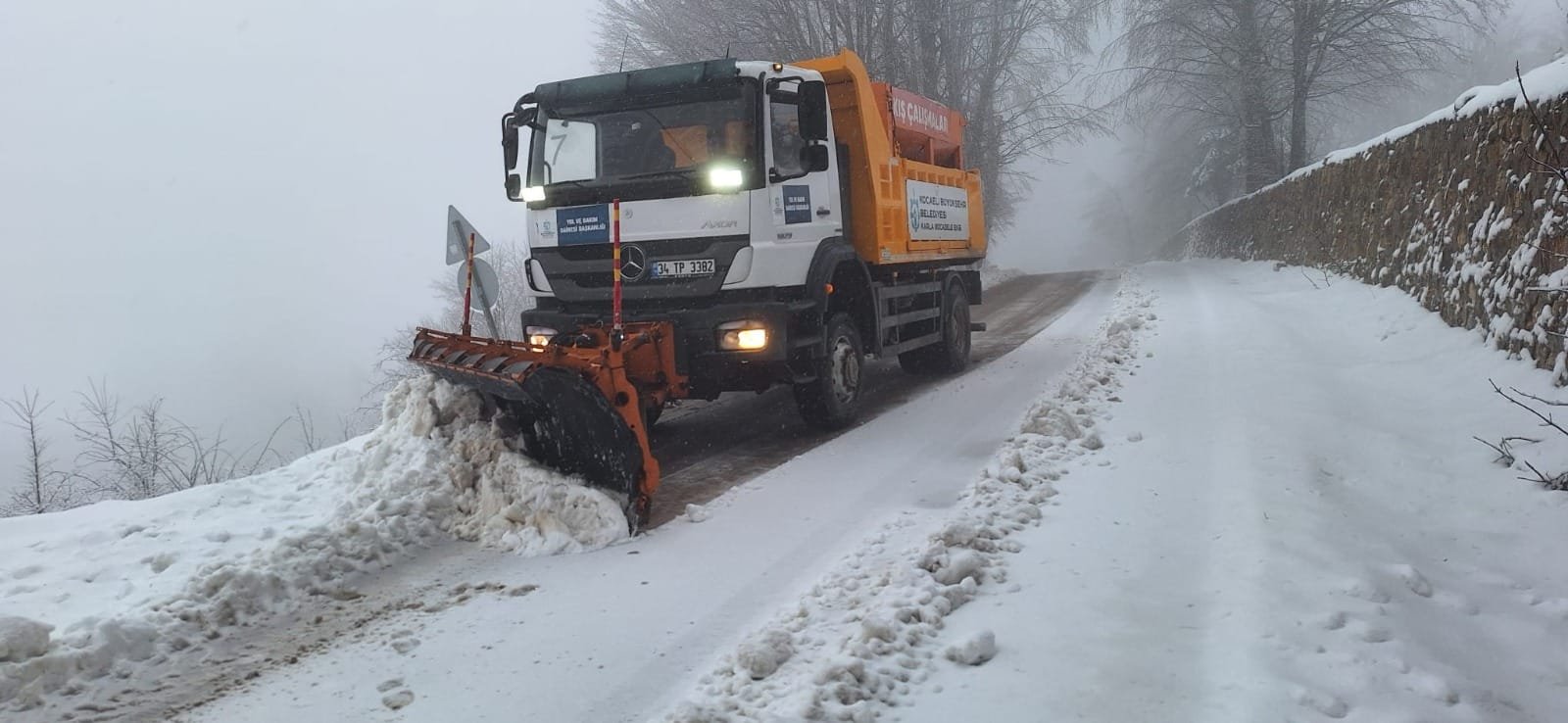Nazım Özgün ERBULAN/KARTEPE, (Kocaeli), (DHA)- KOCAELİ'nin yüksek kesimlerinde dün akşam