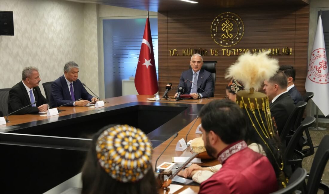 Kültür ve Turizm Bakanlığı’nda ‘Nevruz’ buluşması ANKARA, (DHA)- KÜLTÜR ve Turizm Bakanı Mehmet Nuri Ersoy, 21