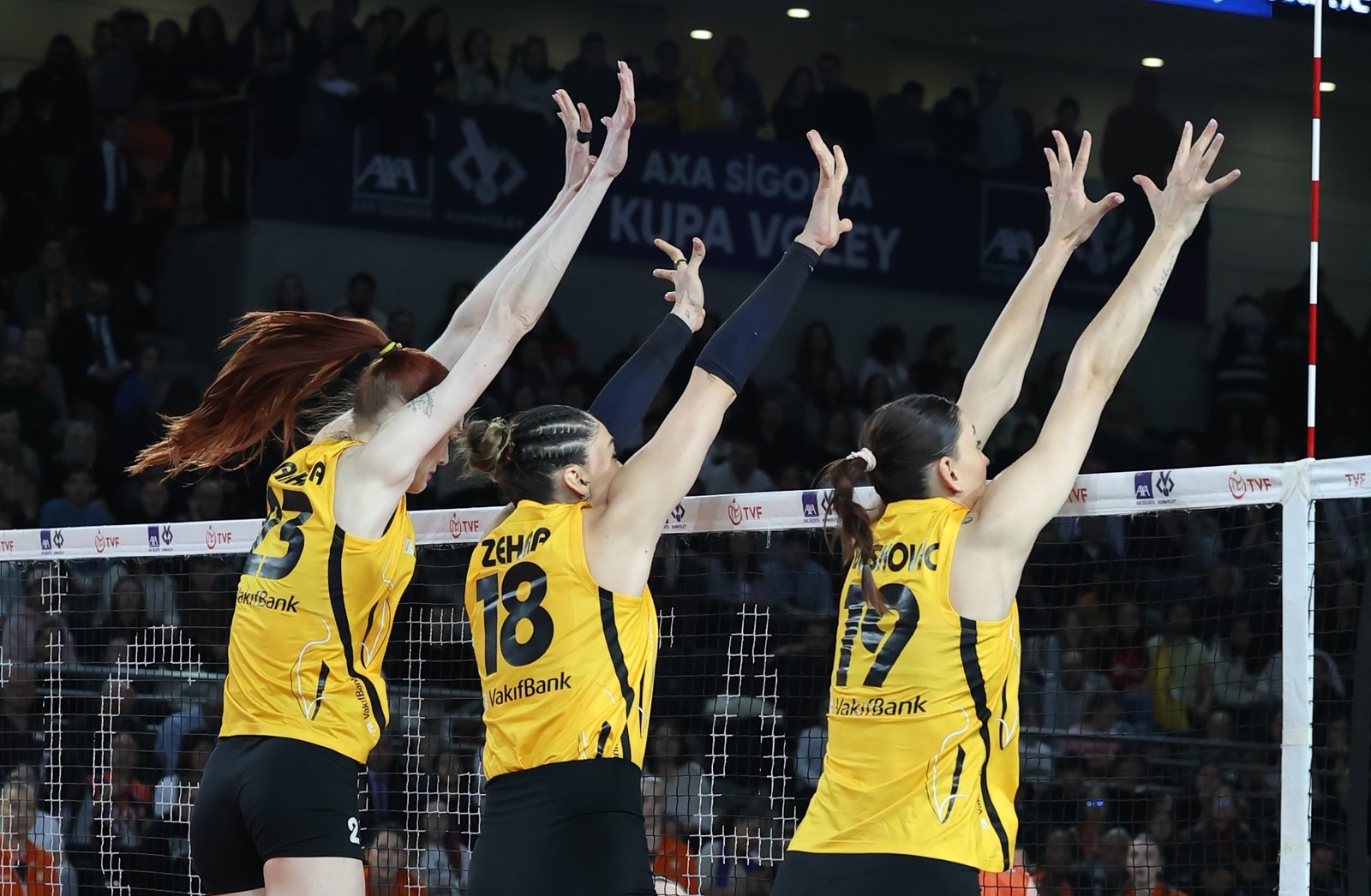 VakıfBank - Eczacıbaşı Dynavit: 3-1 İSTANBUL, (DHA)- SALON: Ankara VAKIFBANK: