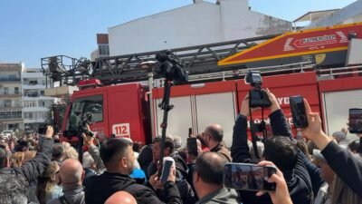 İTFAİYE ARACININ ÇIKIŞI ENGELLENDİ Aydın'ın Kuşadası ilçesinde, İstanbul Cumhuriyet Başsavcılığı