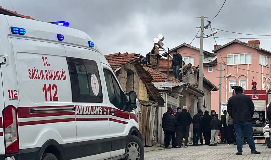 Tuna İŞLEYEN/ TAVŞANLI(Kütahya), (DHA)- KÜTAHYA’nın Tavşanlı ilçesinde tek katlı bir