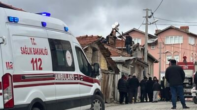 Tuna İŞLEYEN/ TAVŞANLI(Kütahya), (DHA)- KÜTAHYA’nın Tavşanlı ilçesinde tek katlı bir