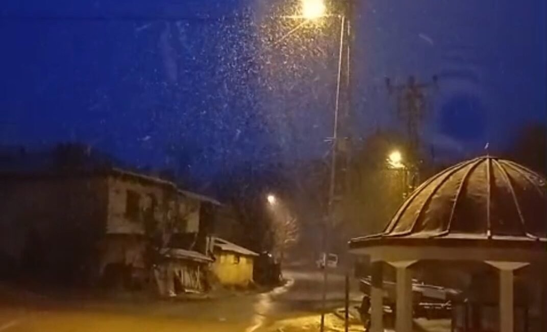 Tuna İŞLEYEN/ TAVŞANLI(Kütahya), (DHA)- KÜTAHYA’nın Tavşanlı ilçesinde akşam saatlerinde aniden