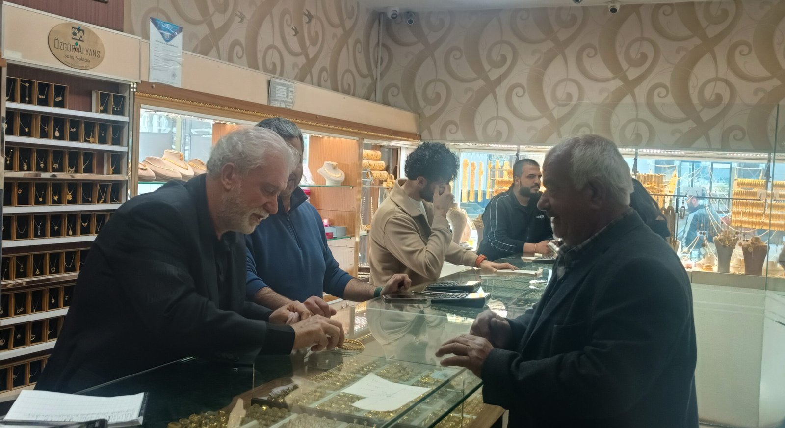 Kadir ÇELİK/İSLAHİYE (Gaziantep), (DHA)- GAZİANTEP'in İslahiye ilçesinde Ali Şen (67),