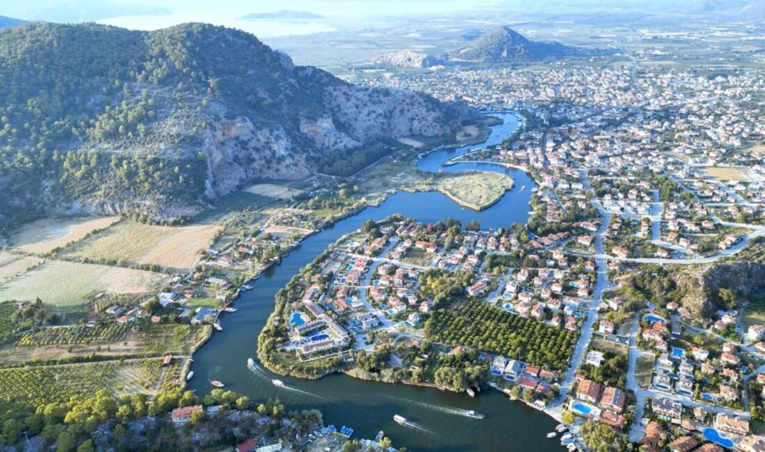 Labirent şeklindeki Dalyan Kanalı dronla görüntülendi Cavit AKGÜN-Süleyman İLTER/ORTACA (Muğla), (DHA)- MUĞLA'daki Dalyan Kanalı, labirenti andıran