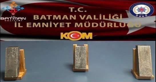 Bayram AYHAN/BATMAN, (DHA)- BATMAN’da polis ekipleri tarafından durdurulan taksideki müşteri