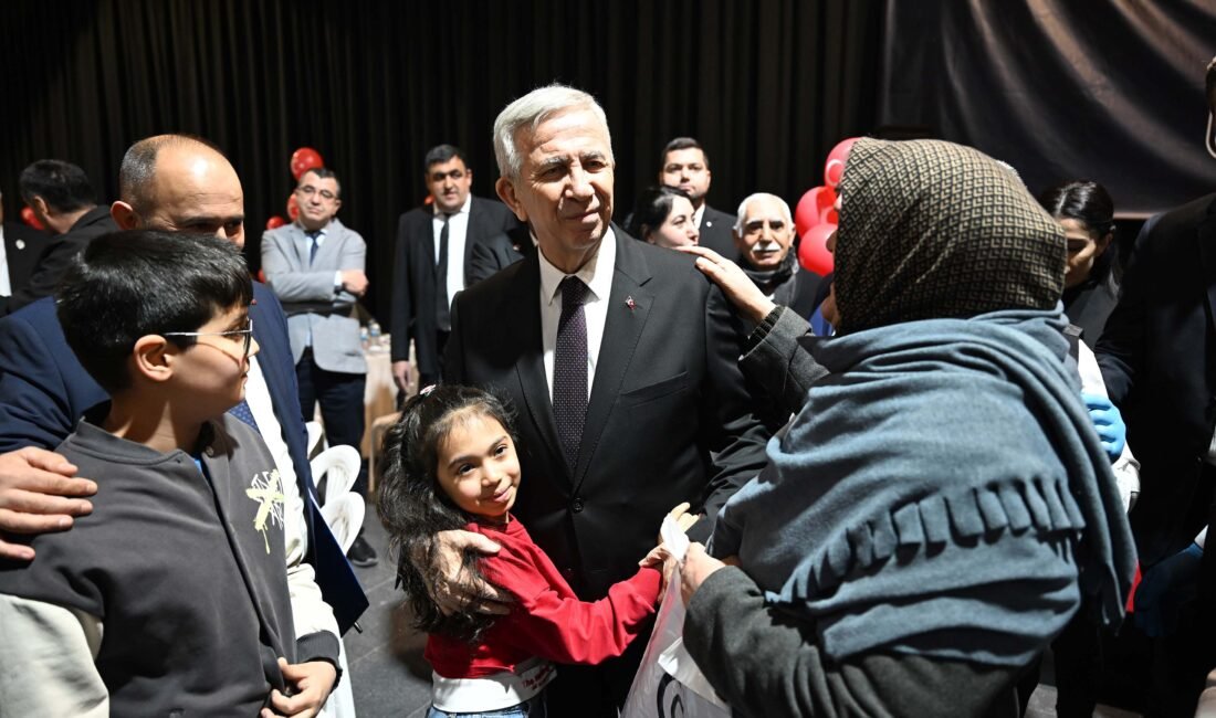 ANKARA,(DHA)- ANKARA Büyükşehir Belediye Başkanı Mansur Yavaş, eşi Nursen Yavaş