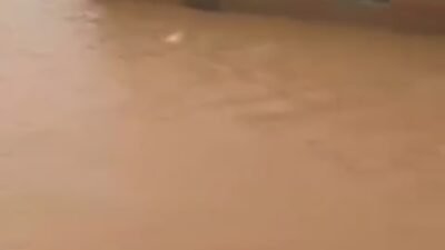 MAHALLEYİ SU BASTI Mardin’in Kızıltepe ilçesinin kırsal Dikmen Mahallesi’ni, sağanak