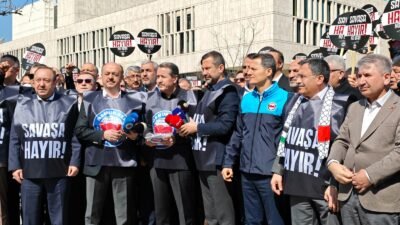 Kübra SONKAYA-Batuhan DURNAOĞLU/ANKARA, (DHA)- MEMUR Sendikaları Konfederasyonu (Memur-Sen) üyeleri, ABD