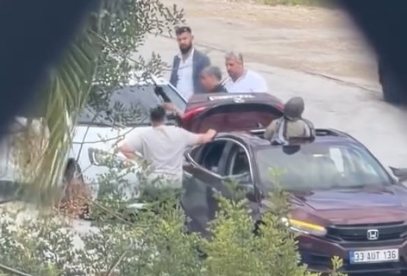 Koray ÜNLÜ/ MERSİN, (DHA)- MERSİN’in Toroslar ilçesinde düğün konvoyunda havaya