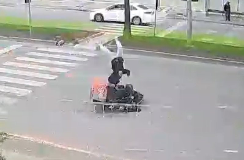 Koray ÜNLÜ/ MERSİN, (DHA)- MERSİN’in merkez Yenişehir ilçesinde motokuryenin yaya