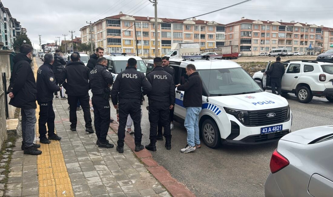 Oğuzhan KILIÇ/KÜTAHYA, (DHA) - KÜTAHYA’nın Altıntaş ilçesindeki mesire alanında iki