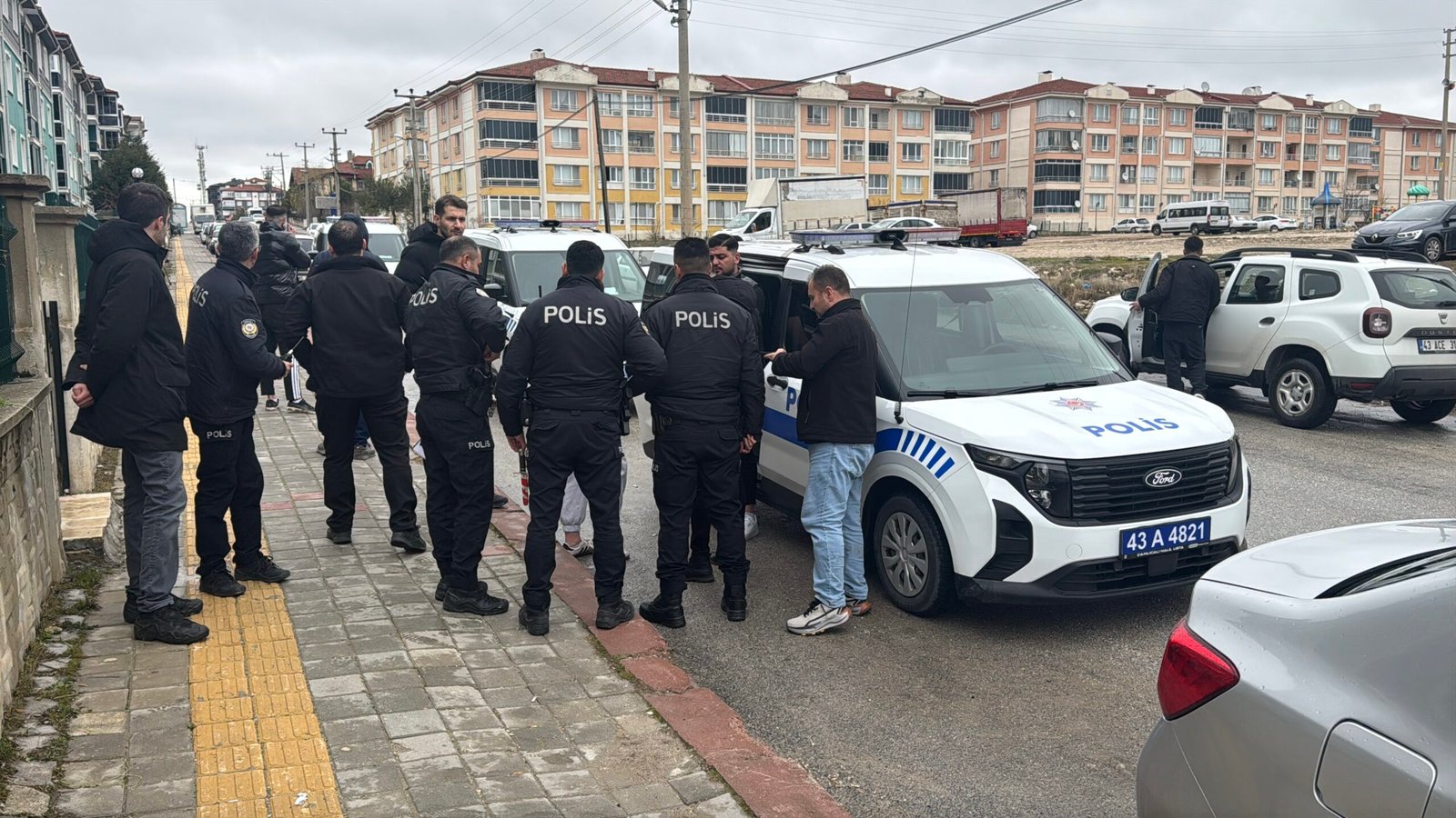 Oğuzhan KILIÇ/KÜTAHYA, (DHA) - KÜTAHYA’nın Altıntaş ilçesindeki mesire alanında iki