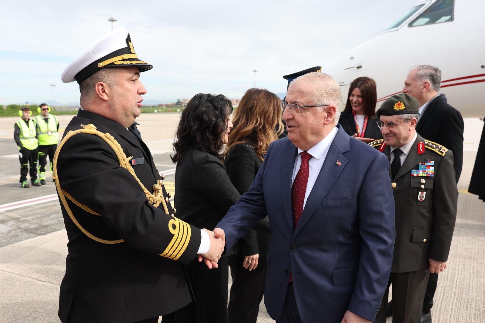 İTALYA, (DHA) - MİLLİ Savunma Bakanı Yaşar Güler ve beraberindeki