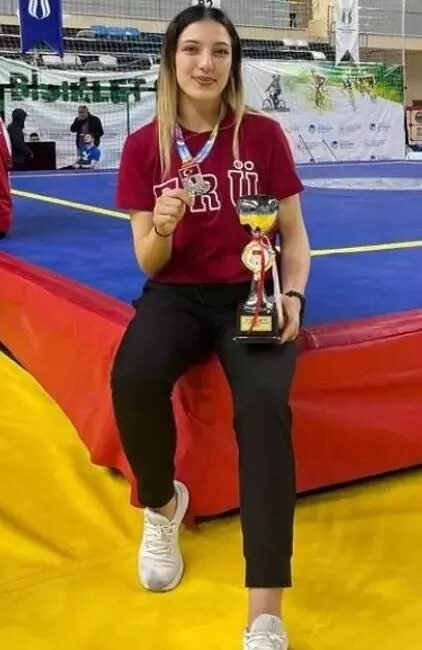 Milli sporcu Buket’in öldüğü kazada sürücüye 3 yıl 10 ay hapis Samed Aydın SUN/KAYSERİ, (DHA)- KAYSERİ'de, Wushu Kung Fu Avrupa Şampiyonu