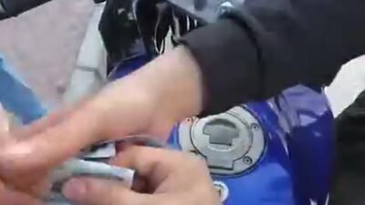Umutcan ÖREN-Mehmet Gökhan HAKBİLİR/ANKARA, (DHA)- ANKARA'da motokurye Bekir T., motosikletiyle
