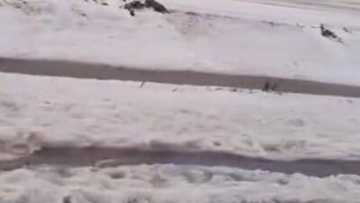 Cavit AKGÜN/MUĞLA, (DHA)- MUĞLA'nın Yatağan ilçesinde etkili olan dolu yağışı,