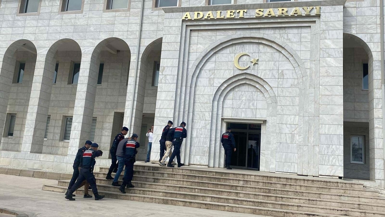 Fırat AKAY/BODRUM (Muğla), (DHA)- MUĞLA’nın Milas ilçesinde jandarma tarafından yakalanan