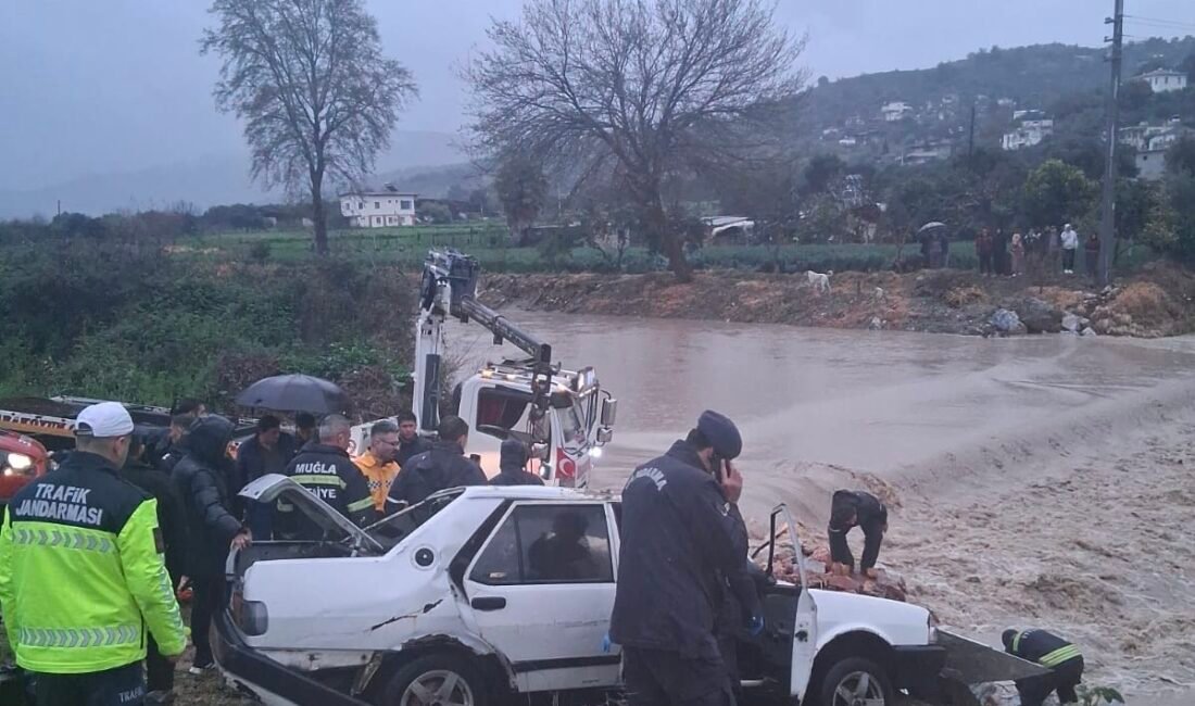 Fırat AKAY/BODRUM(Muğla),(DHA)-MUĞLA’nın Milas ilçesinde, sağanak sonrası sel sularına kapılarak sürüklenen