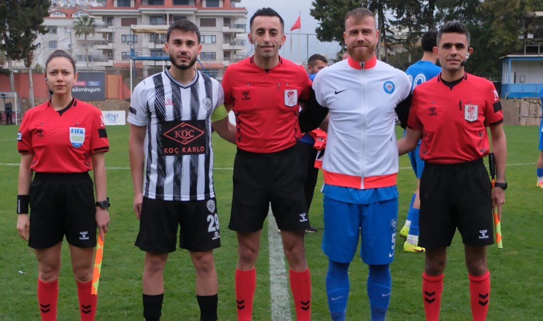 Nazilli Spor profesyonel lige veda etti NAZİLLİ, (DHA)- TFF 3'üncü Lig 4'üncü Grup'ta dün deplasmanda Alanya