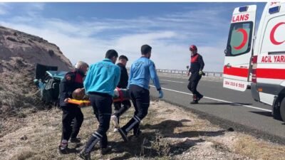 Ahmet KORKMAZER/NEVŞEHİR, (DHA)- NEVŞEHİR’de kontrolden çıkarak şarampole devrilen otomobilin sürücüsü