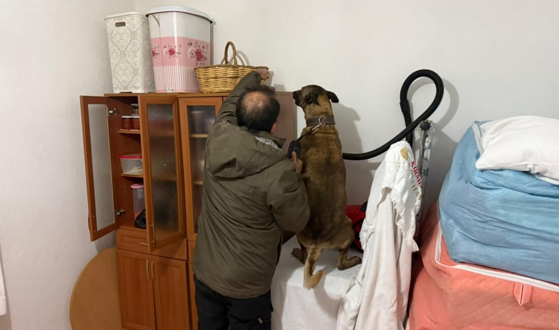 Ahmet KORKMAZER/NEVŞEHİR, (DHA)-NEVŞEHİR’de polisin düzenlediği uyuşturucu operasyonunda yakalanan 5 şüpheliden