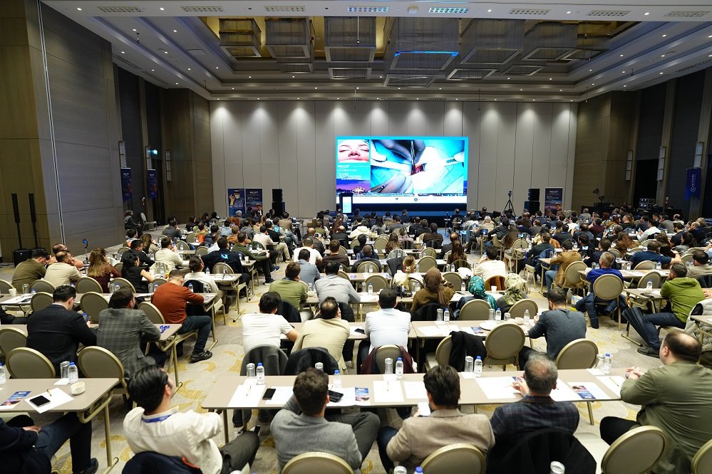 İSTANBUL, (DHA) - BURUN estetiği alanında önde gelen uzmanları bir